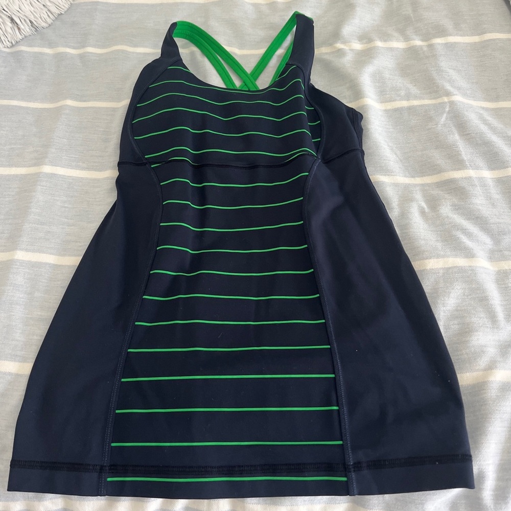 Women’s Lululemon size 6 Green and navy blue striped tank￼